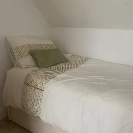 Apartman By The Beach