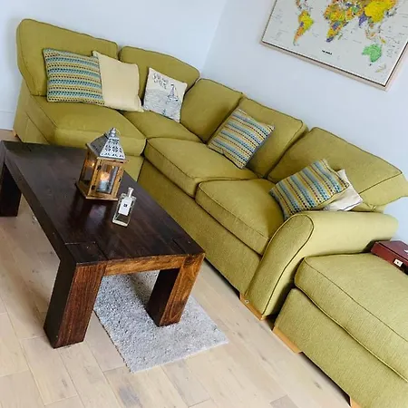 Apartman By The Beach